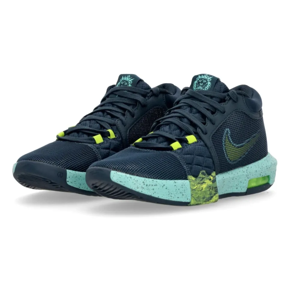 Buty do koszykówki LeBron Witness VIII