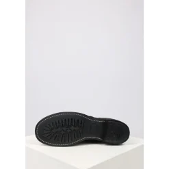 Buty sznurowane