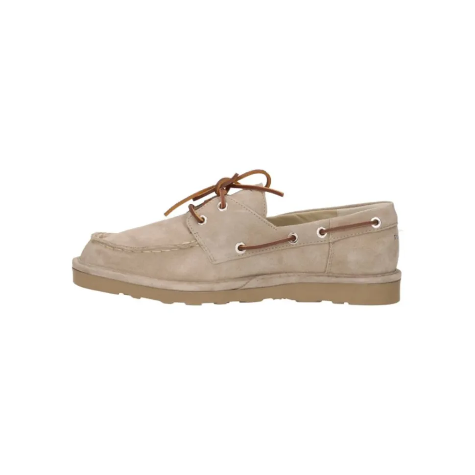 Buty sznurowane