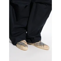 Buty ze wzorem