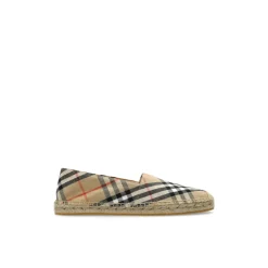 Buty ze wzorem