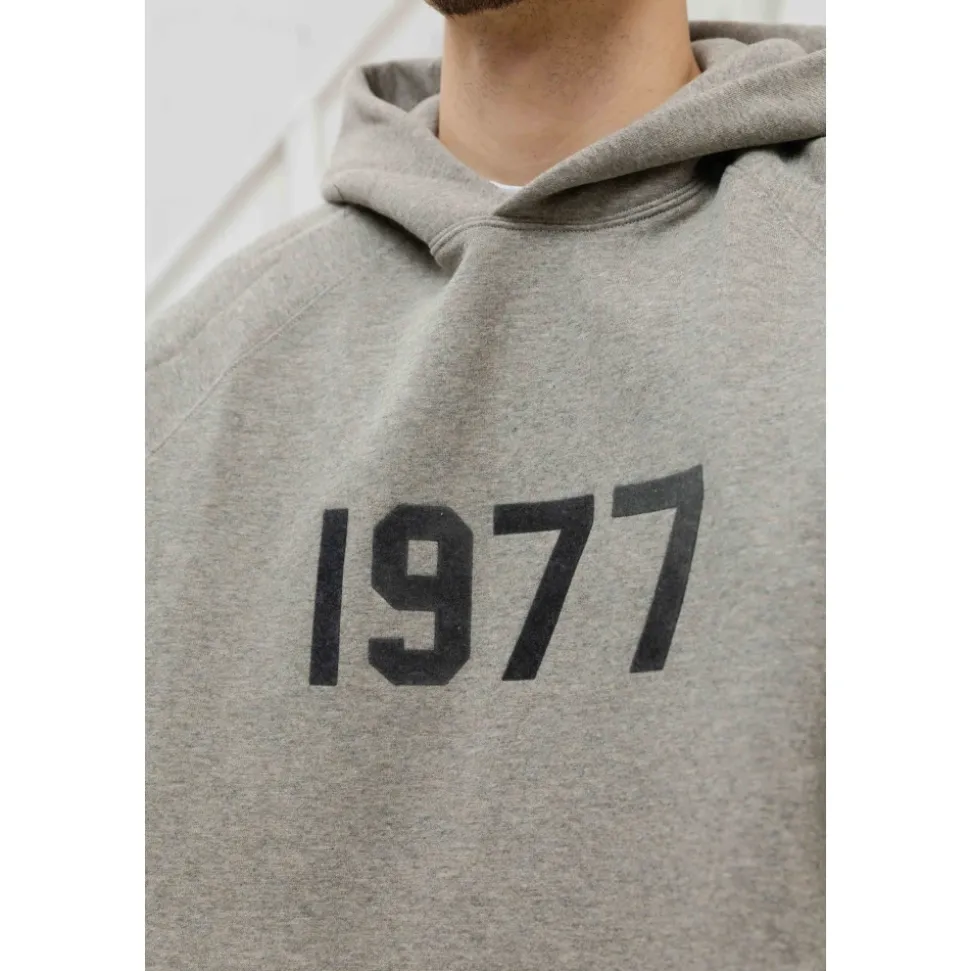 Dres 1977