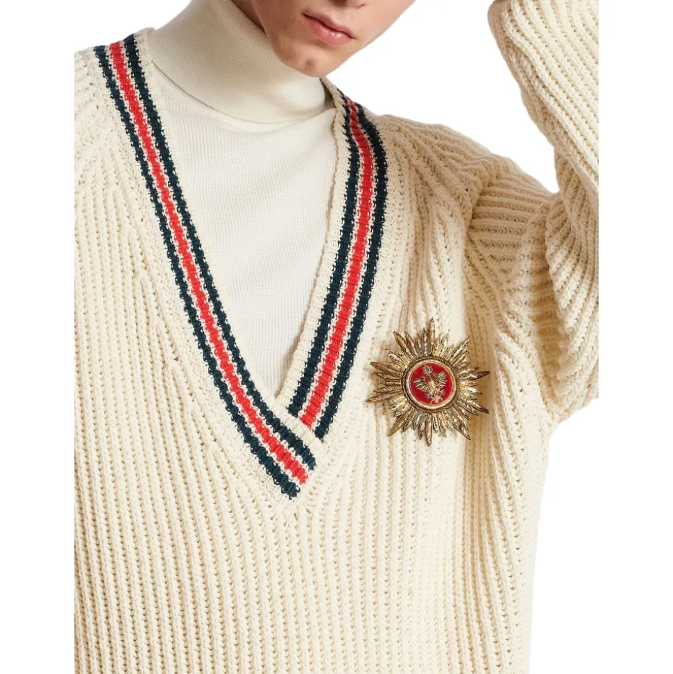 Dzianinowy sweter z naszywką
