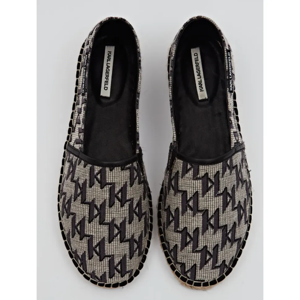 Espadryle z tkaniny w monogram
