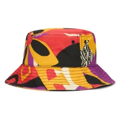 Kapelusz typu Bucket na Letnie Stylizacje