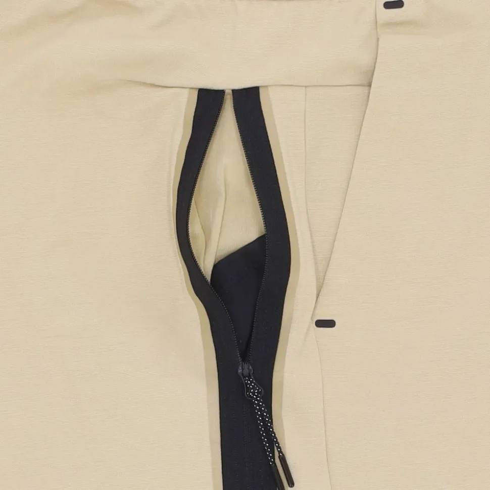 Lekkie Spodenki Tech Fleece