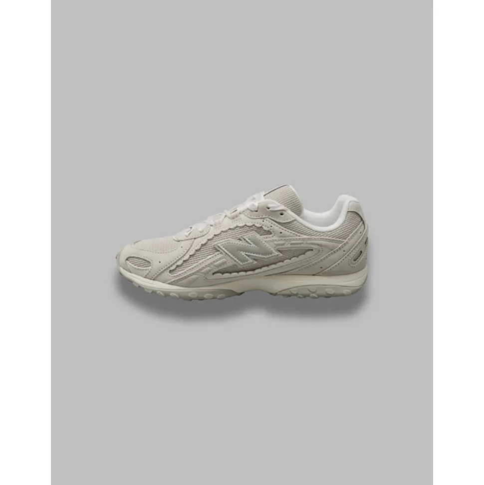 204L Sneakers