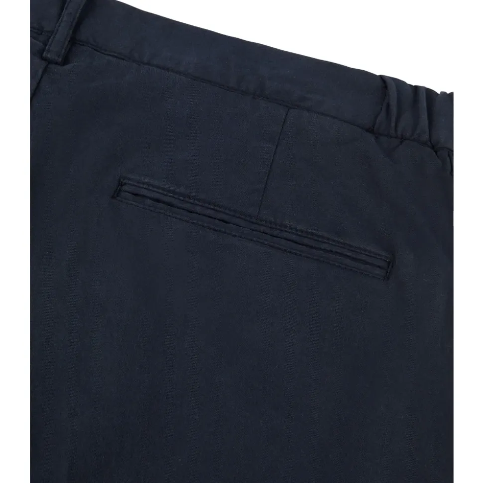 Relaxed Fit Chino