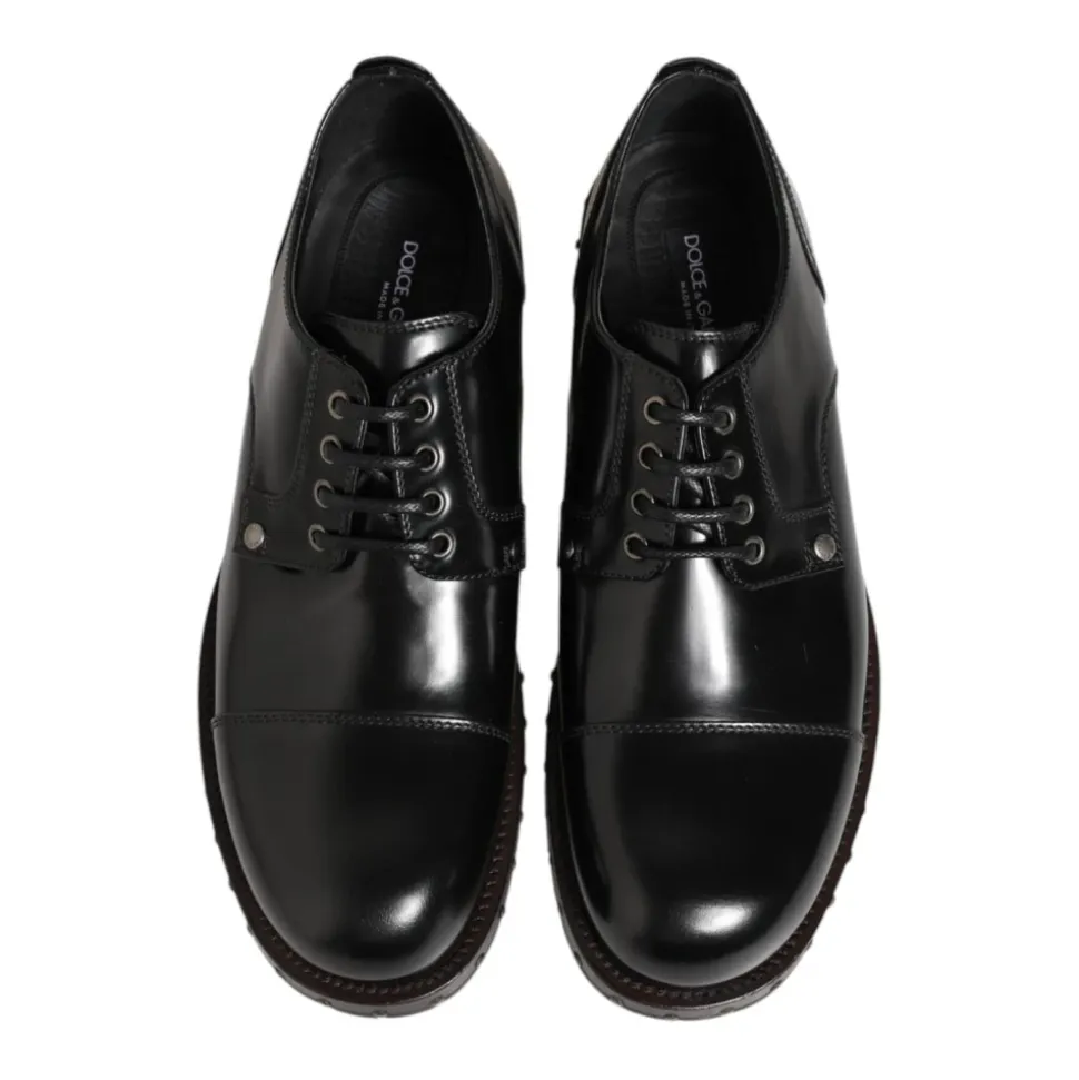 Skórzane, zdobione ćwiekami, eleganckie buty Derby