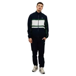 Sportowy dres z nadrukiem