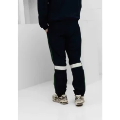 Sportowy dres z nadrukiem