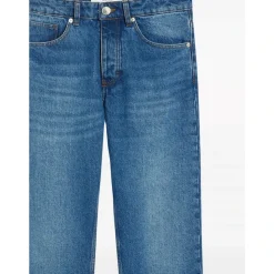 Straight Jeans