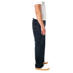 Straight Jeans