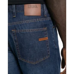 Straight Jeans