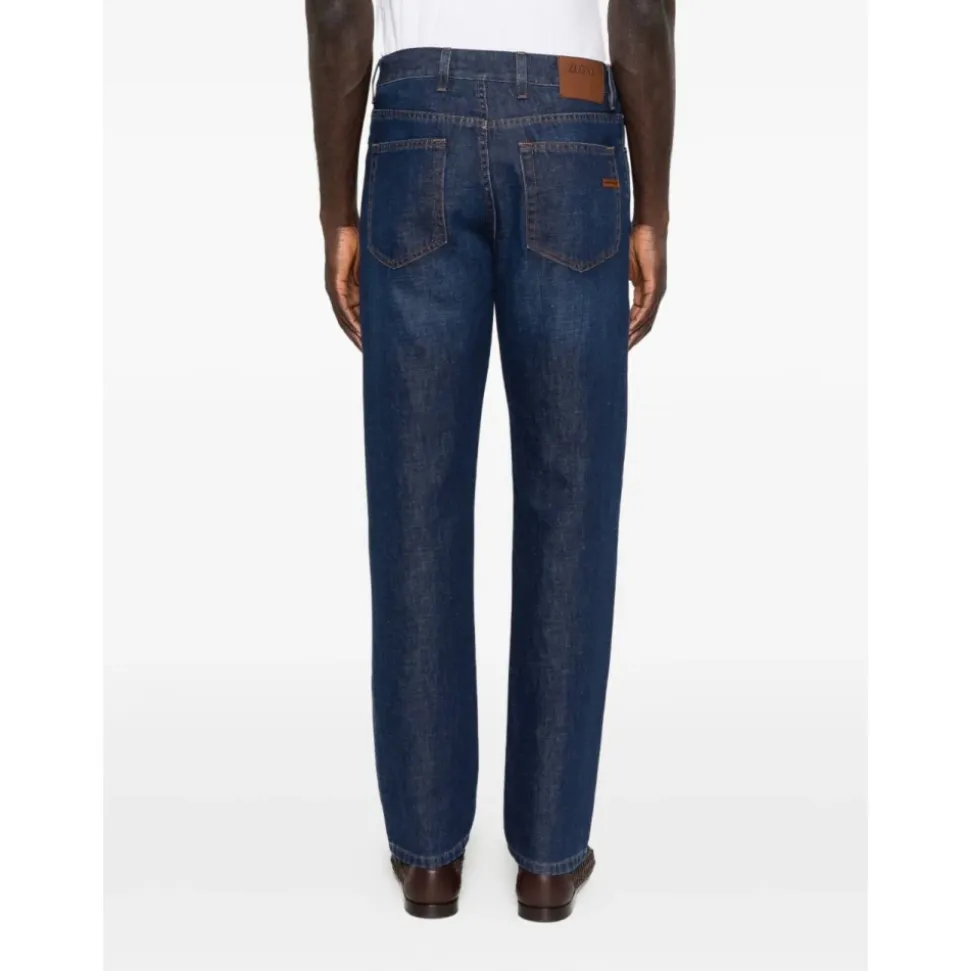 Straight Jeans