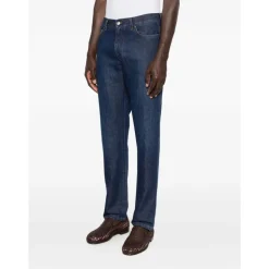 Straight Jeans