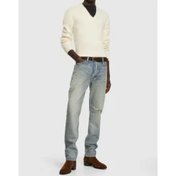 Sweter z dekoltem w serek