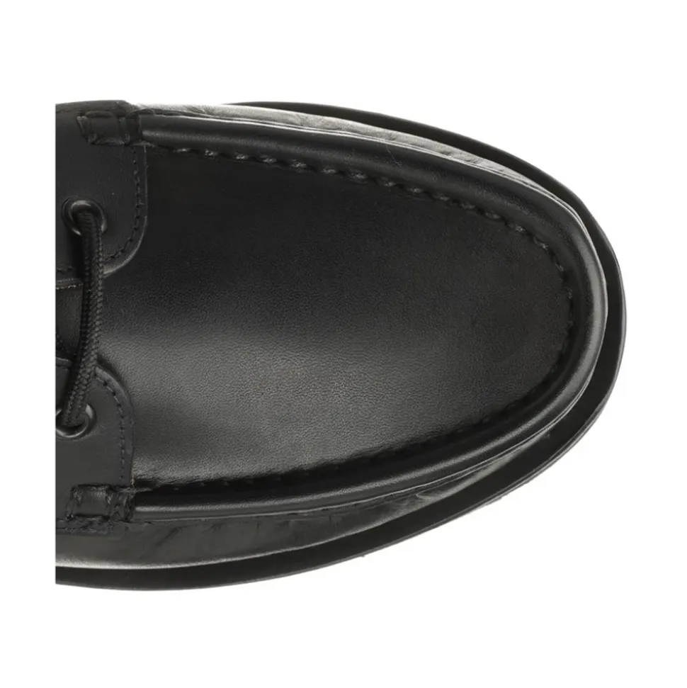 Sznurowane buty