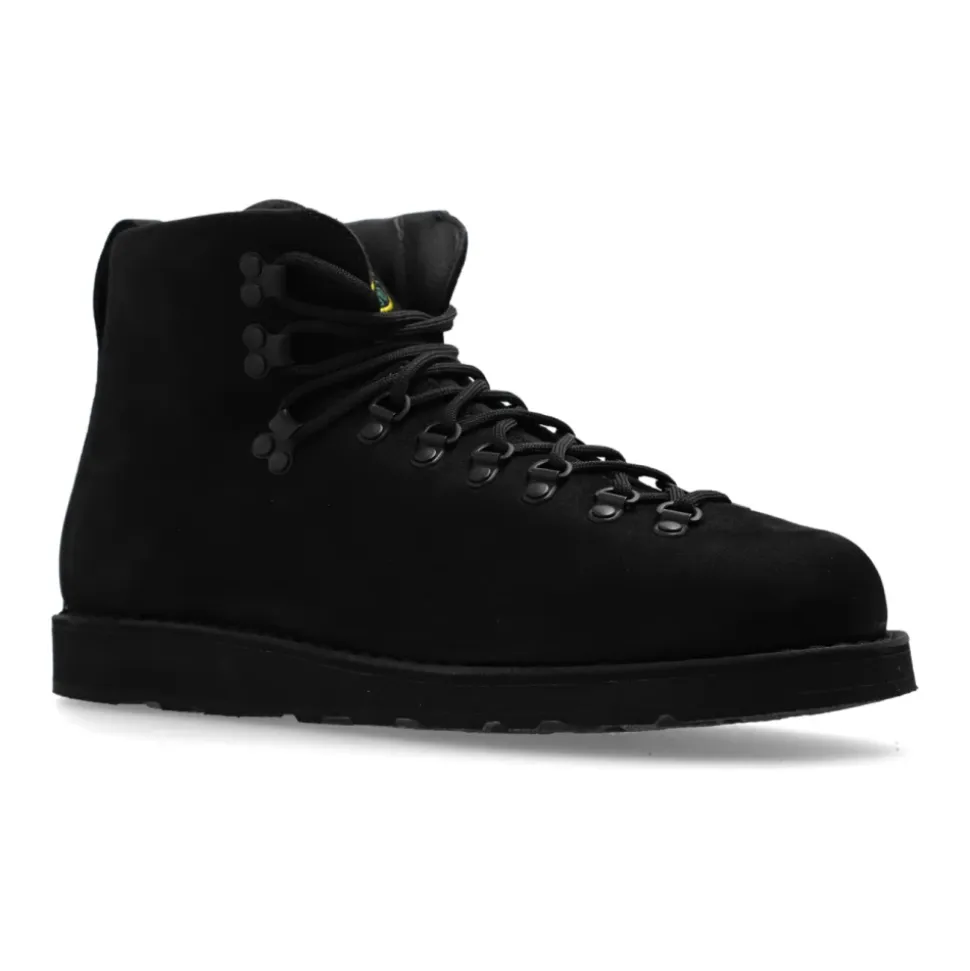 Sznurowane buty