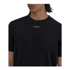T-shirt Tug