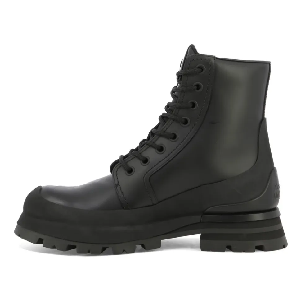 Wander Ankle Boots
