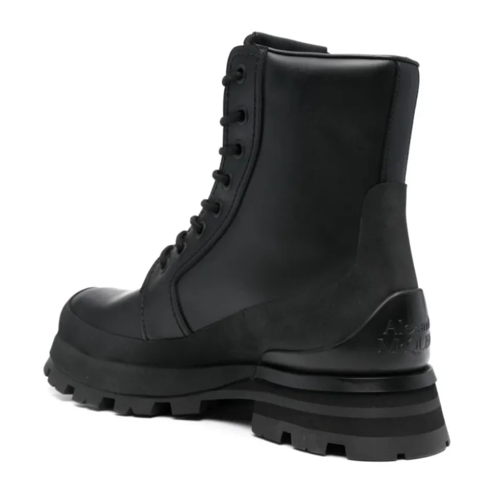 Wander Lace-Up Boots